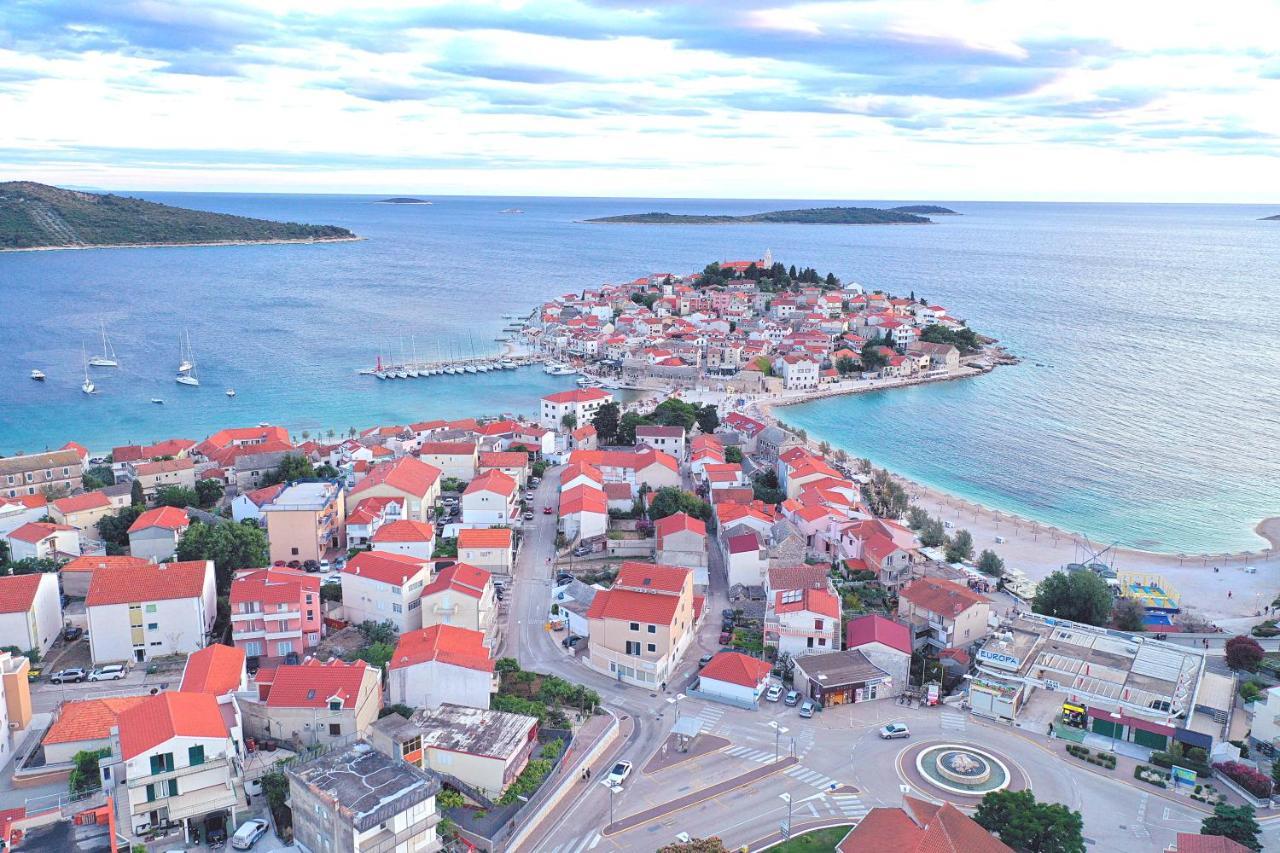 Sun Apartments Primošten Buitenkant foto